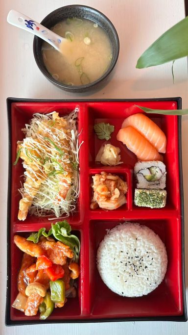 Bento - Kyckling m. Cashewnötter Bento - Kyckling m. Cashewnötter
